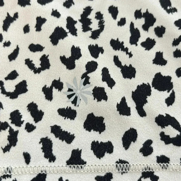 Athleta Shanti Crop Leopard Cheetah Animal Print Tank size M - Picture 10 of 11